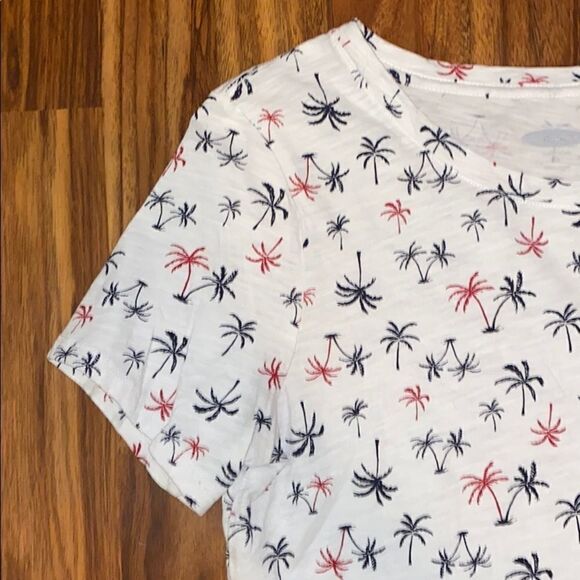 4 for $50 🎃 Old Navy Patriotic Palm Tree Tee Red, White & Blue - Picture 4 of 5